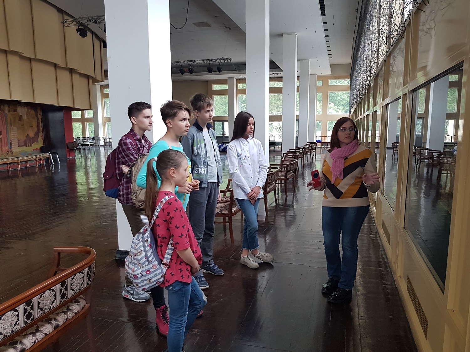 Театральное закулисье